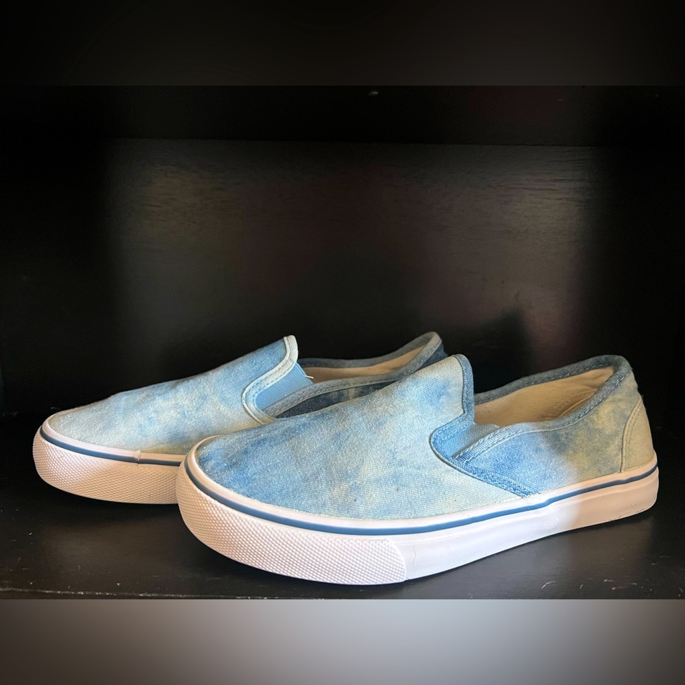 Hollister flats, White and Blue, Size 7
